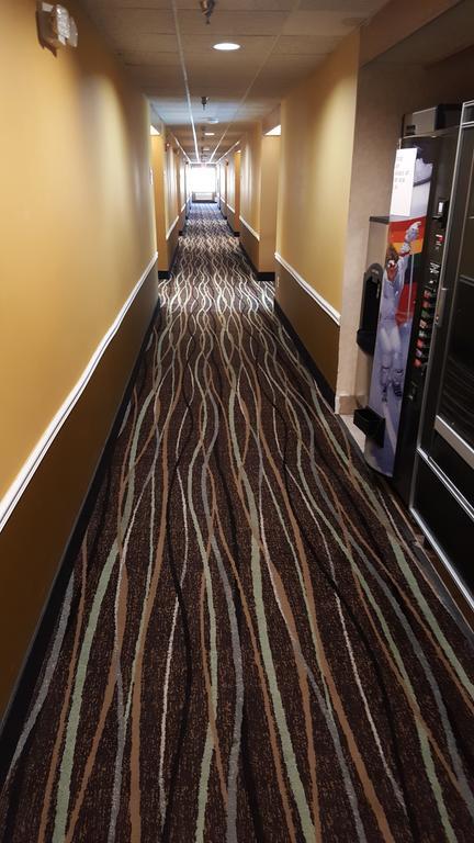 Americas Best Value Inn And Suites Lee'S Summit-Kansas City Екстериор снимка
