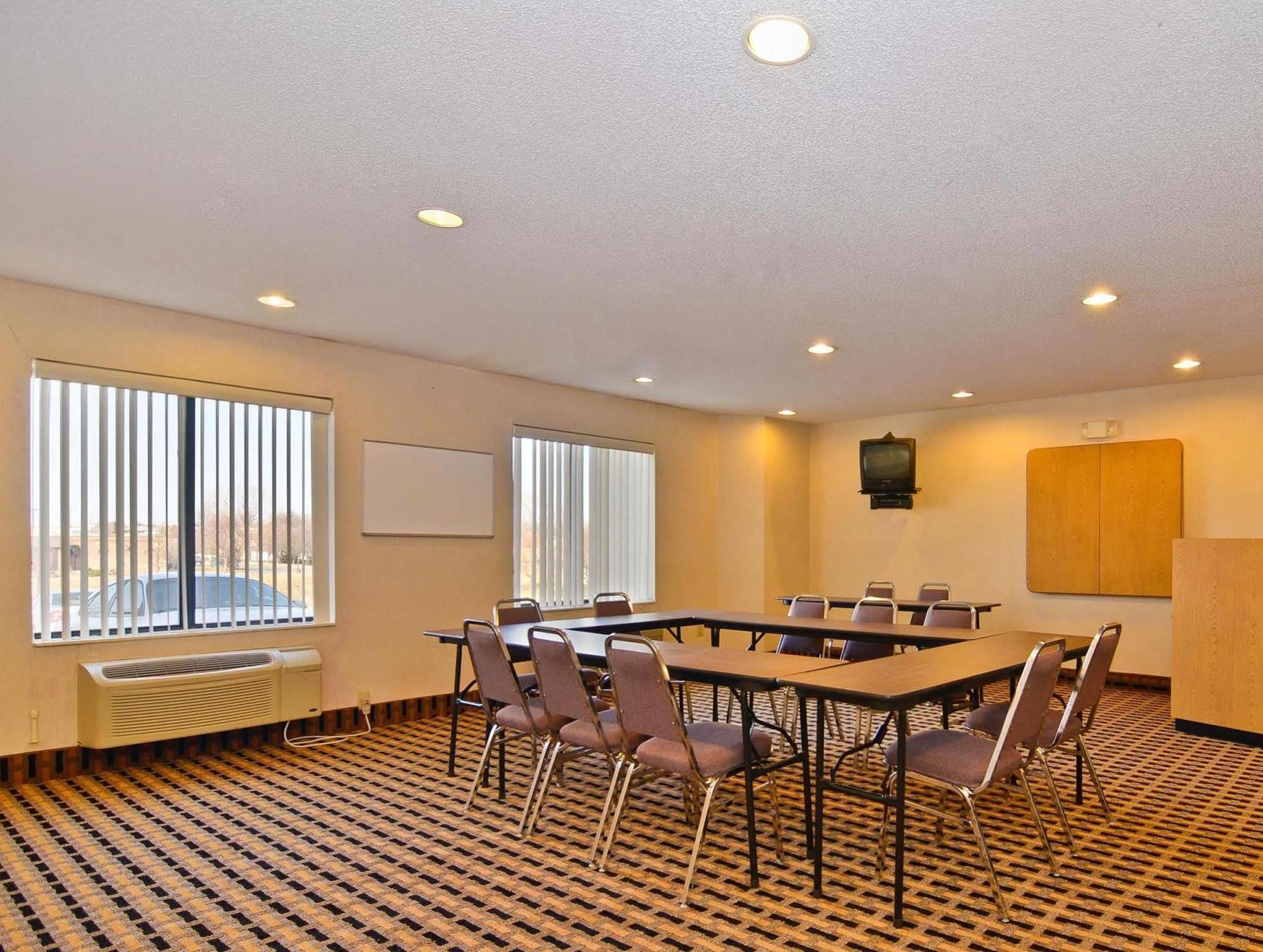 Americas Best Value Inn And Suites Lee'S Summit-Kansas City Екстериор снимка