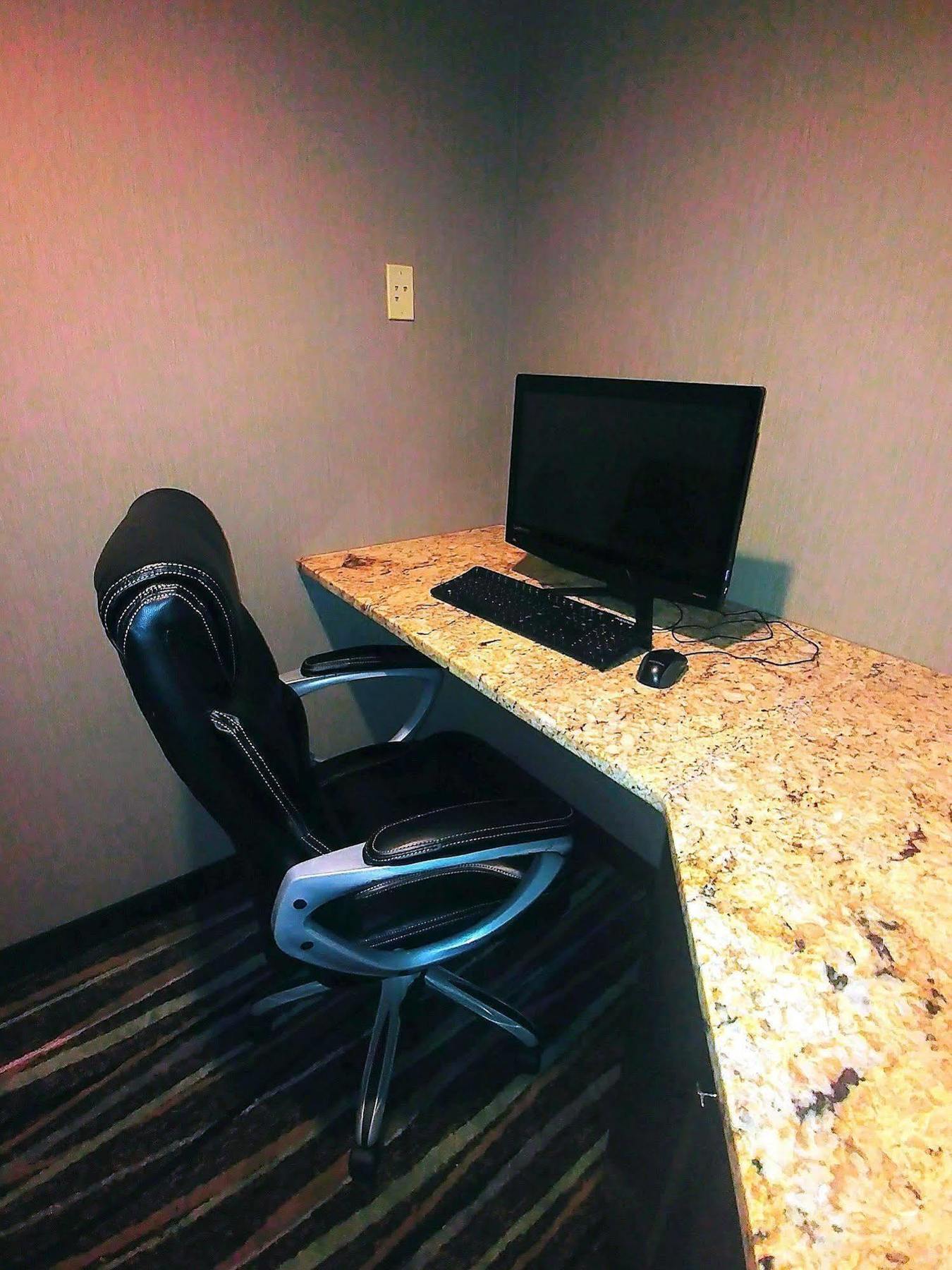 Americas Best Value Inn And Suites Lee'S Summit-Kansas City Екстериор снимка